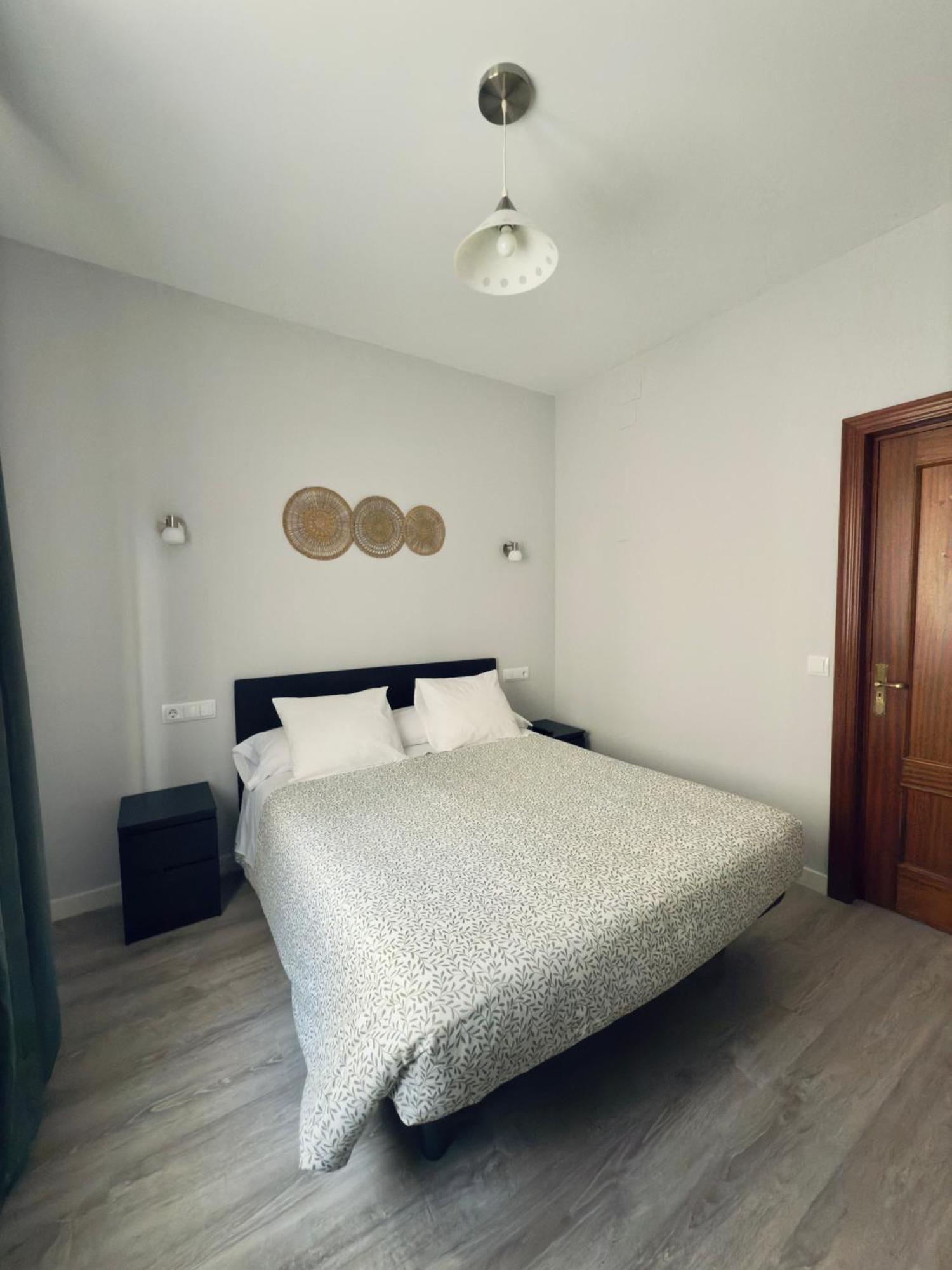 Hostal Conde De Alba Madrid Exterior photo